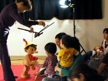 (写真)劇団による人形劇
