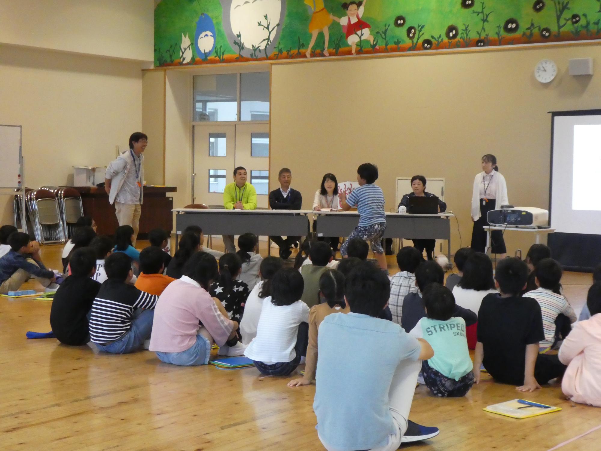 市場小学校講座の様子